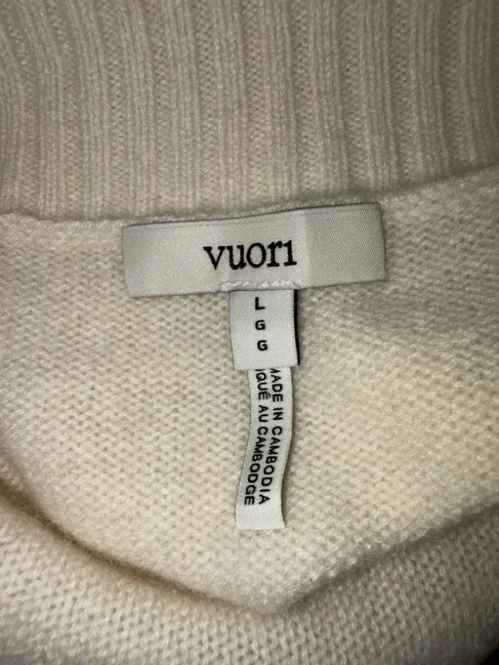 Vuori Porcelain Émilie Cashmere Oversized V-Neck